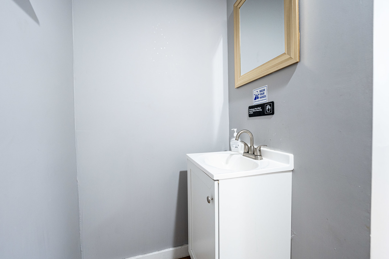 10106 S Ewing Avenue Property Photo 6