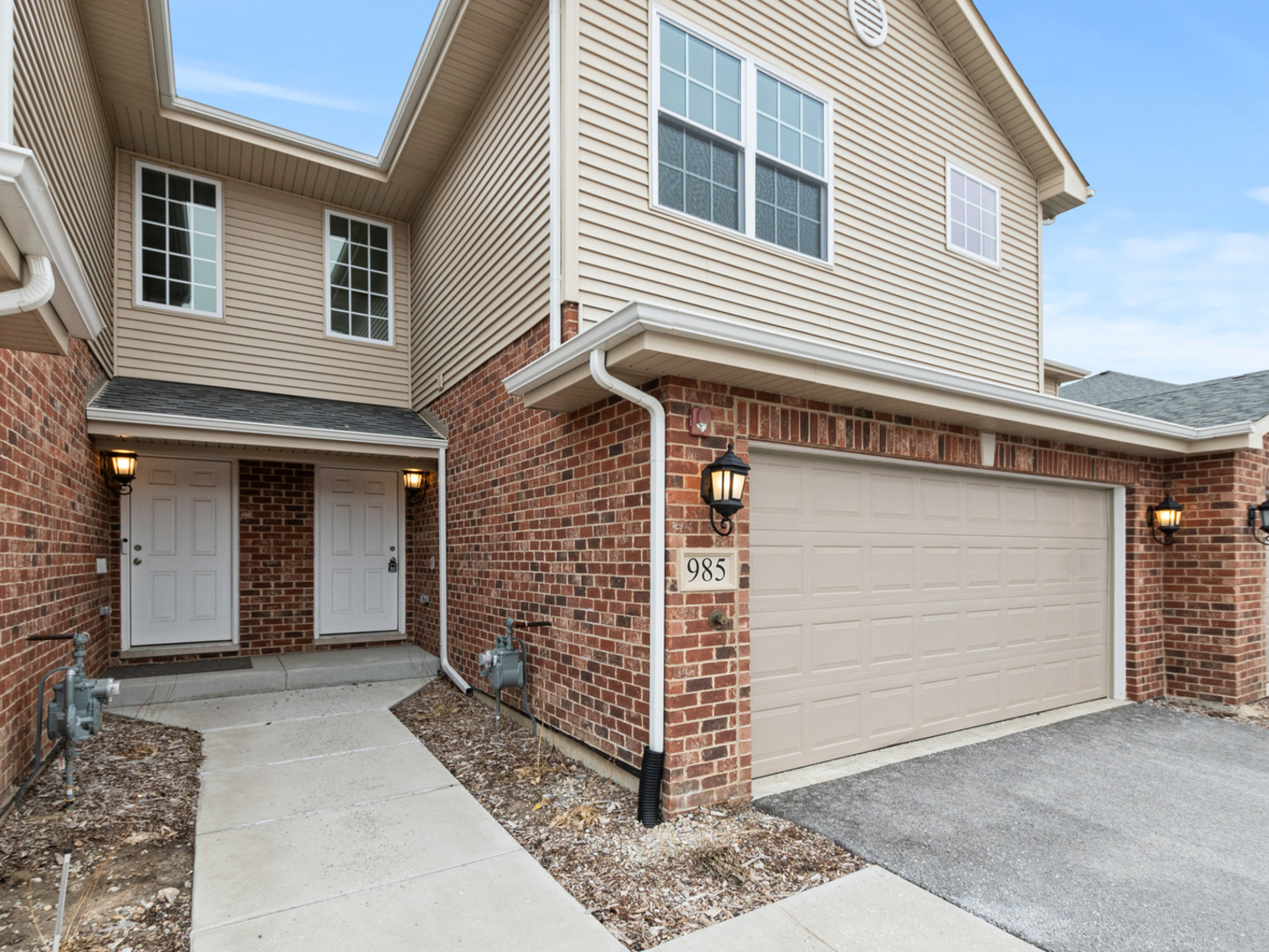 985 Regent Drive Property Photo 3