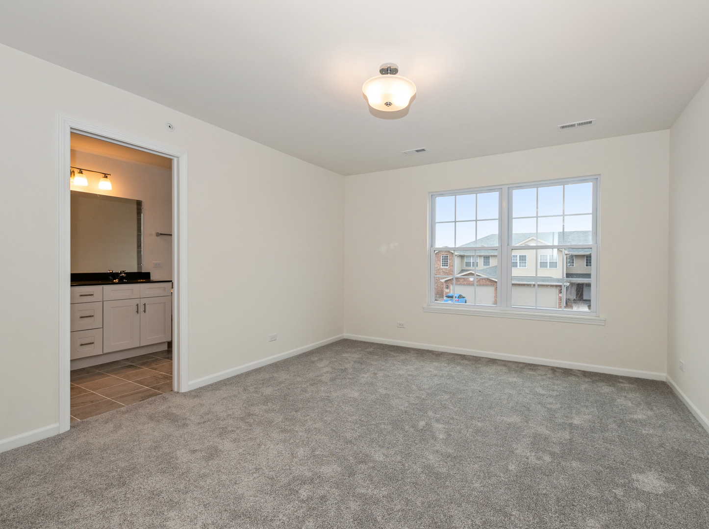 985 Regent Drive Property Photo 10