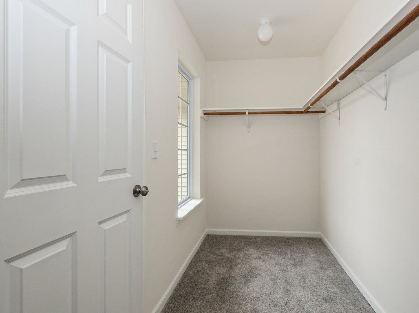 985 Regent Drive Property Photo 14