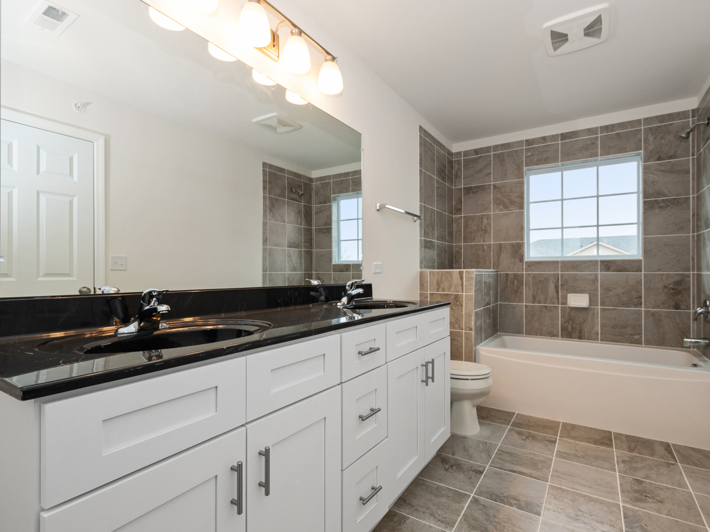 985 Regent Drive Property Photo 15