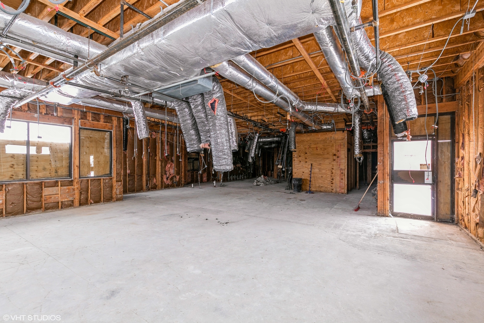 21420 Cicero Avenue Property Photo 6