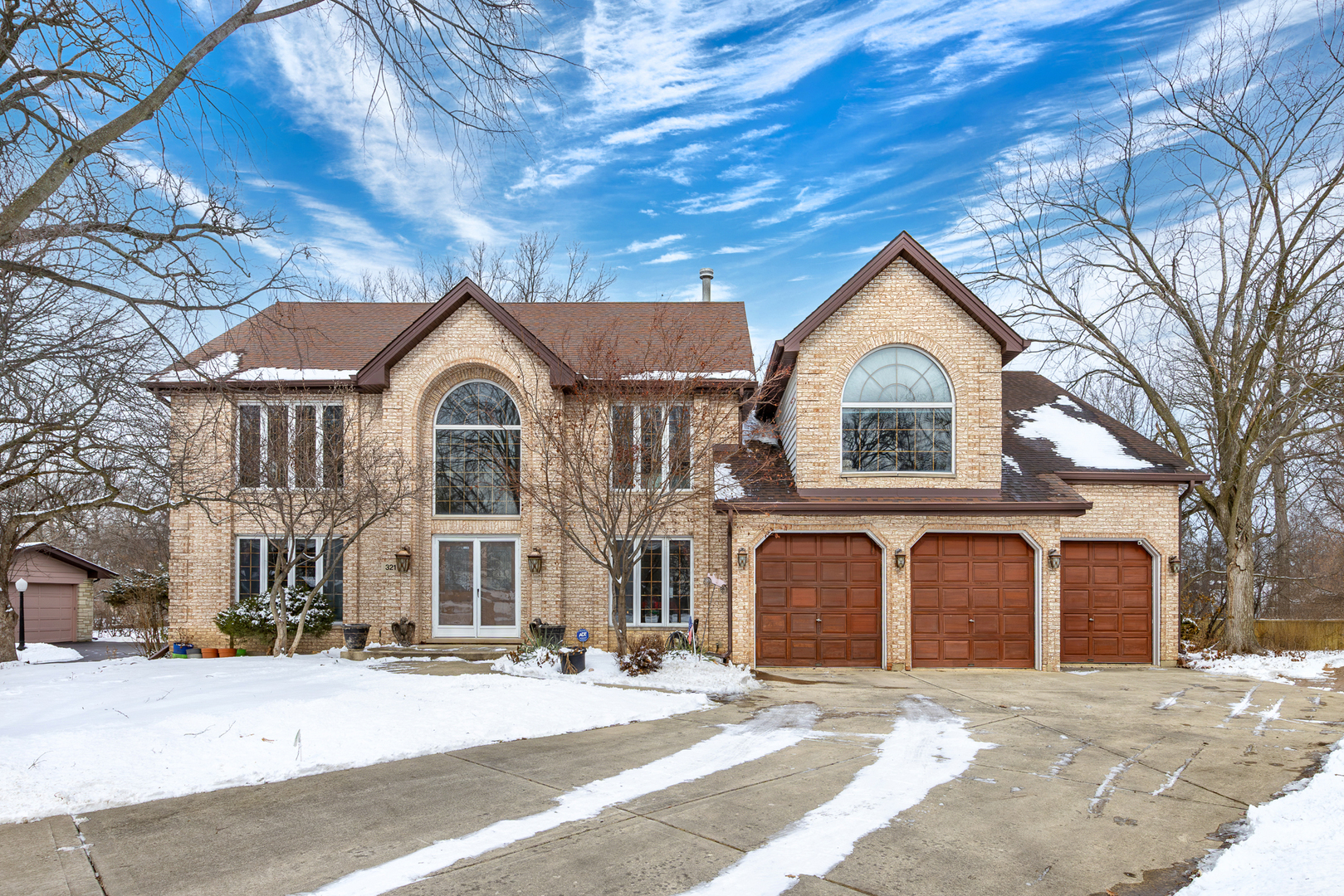 321 N Catalpa Street Property Photo