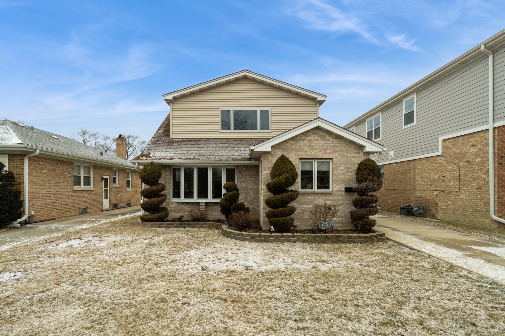 7420 W Strong Street Property Photo
