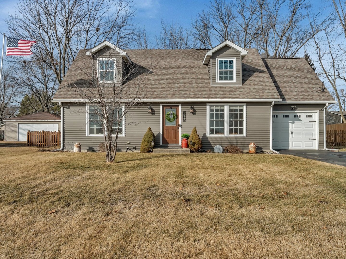 1070 W Kennedy Road Property Photo