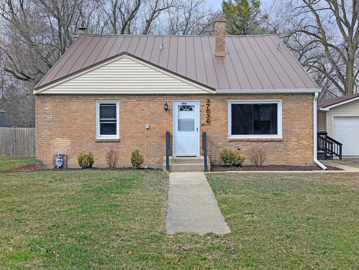 37836 N North Avenue Property Photo