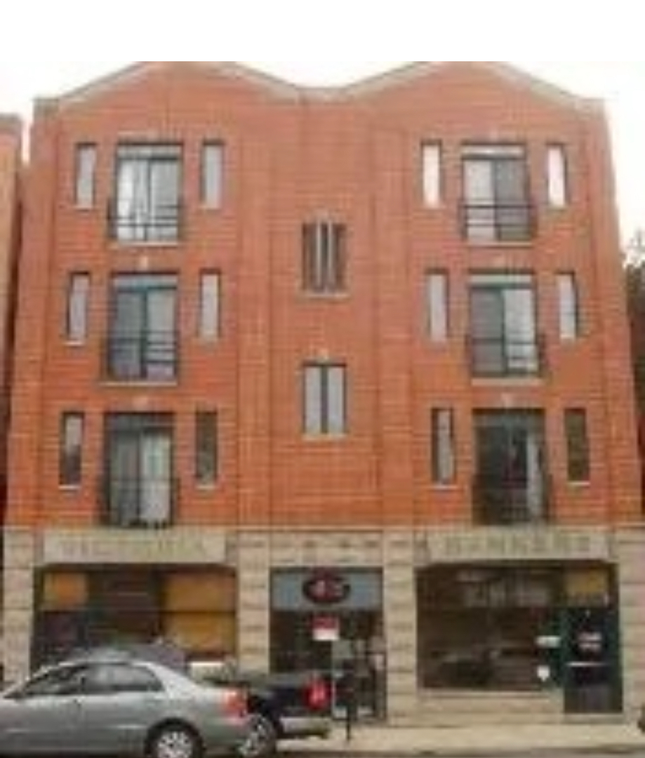 1070 N Milwaukee Avenue Property Photo 1