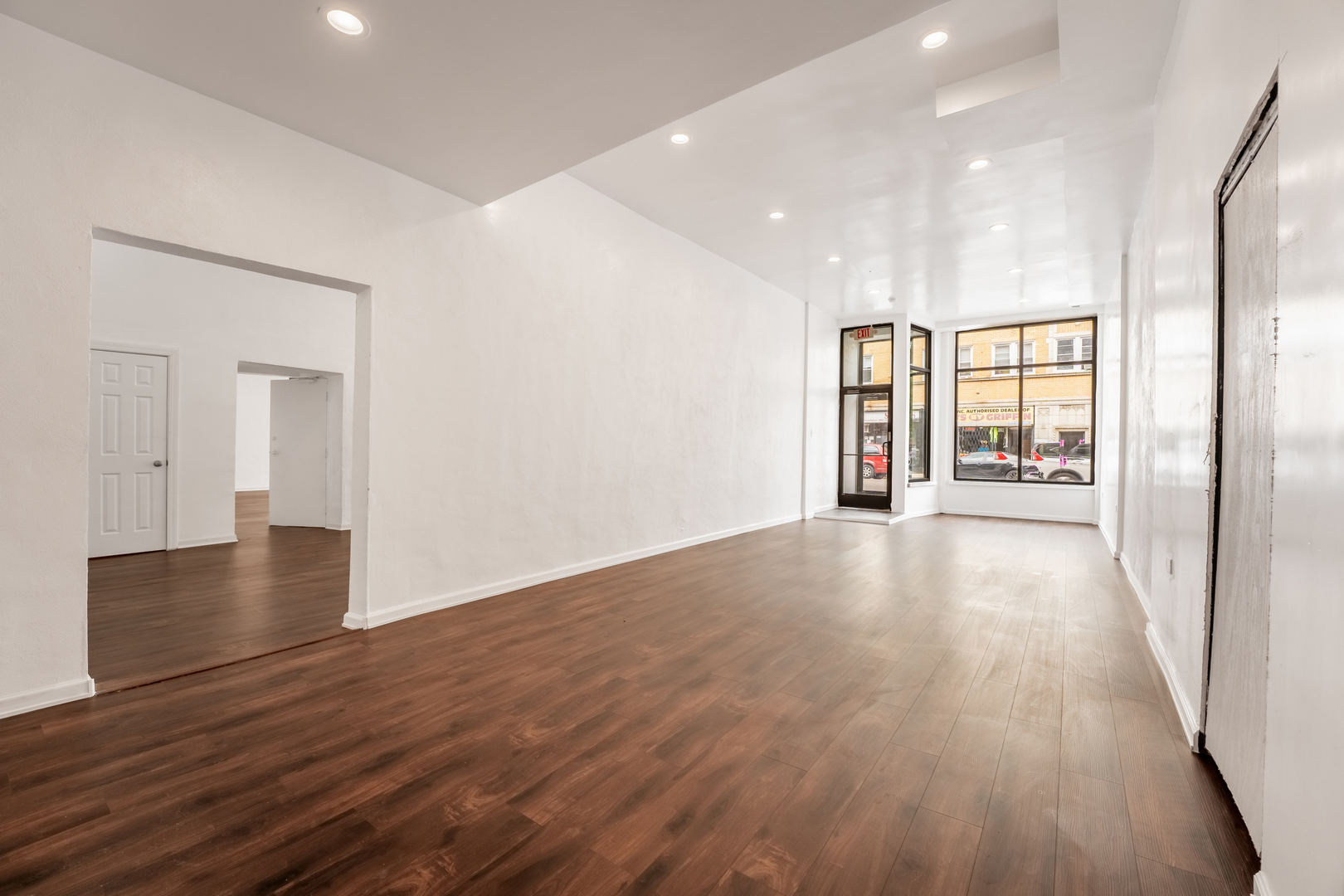 3905 W Lawrence Avenue Property Photo 9