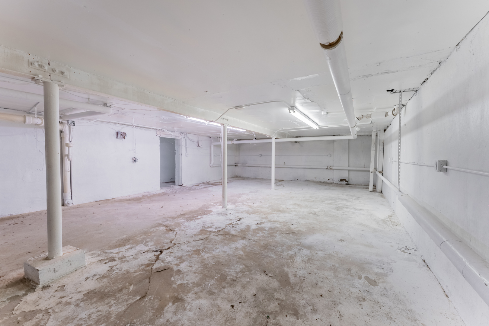 3905 W Lawrence Avenue Property Photo 11