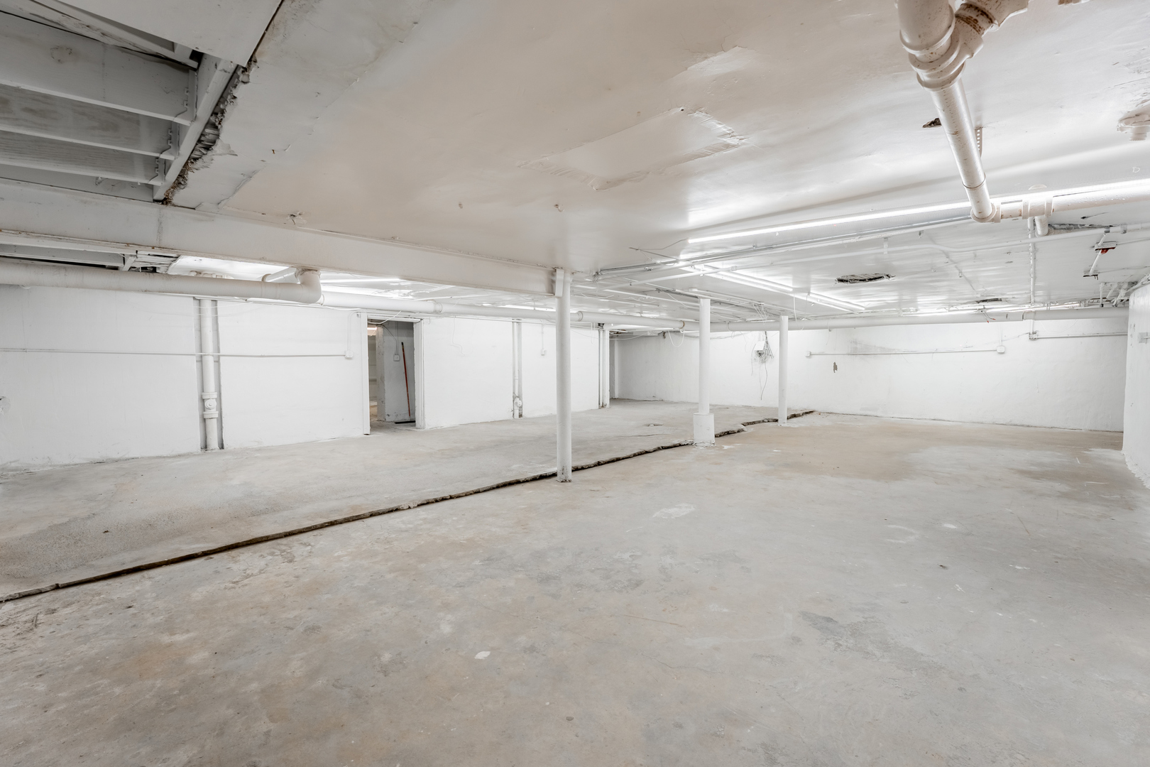 3905 W Lawrence Avenue Property Photo 12