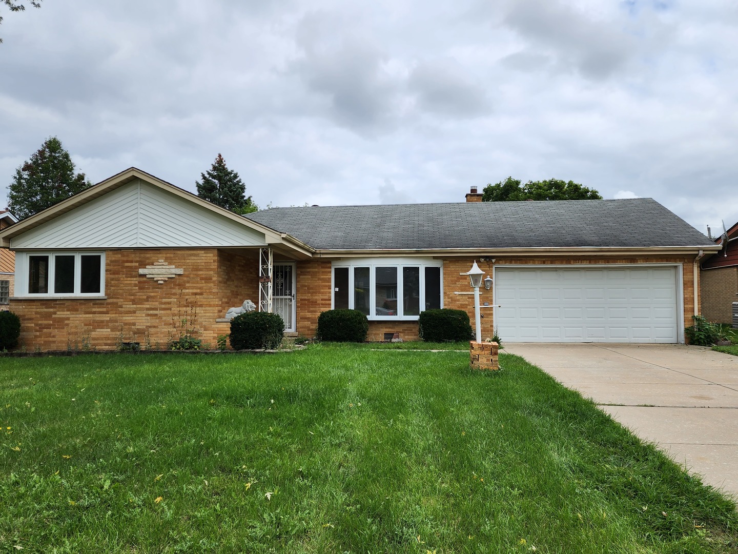 12607 S Meade Avenue Property Photo
