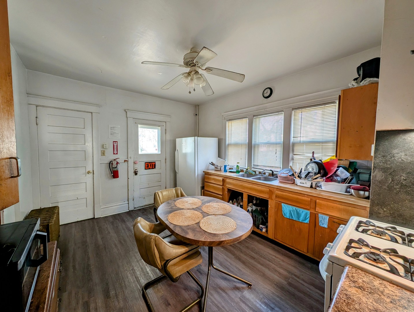 226 W Locust Street Property Photo 5