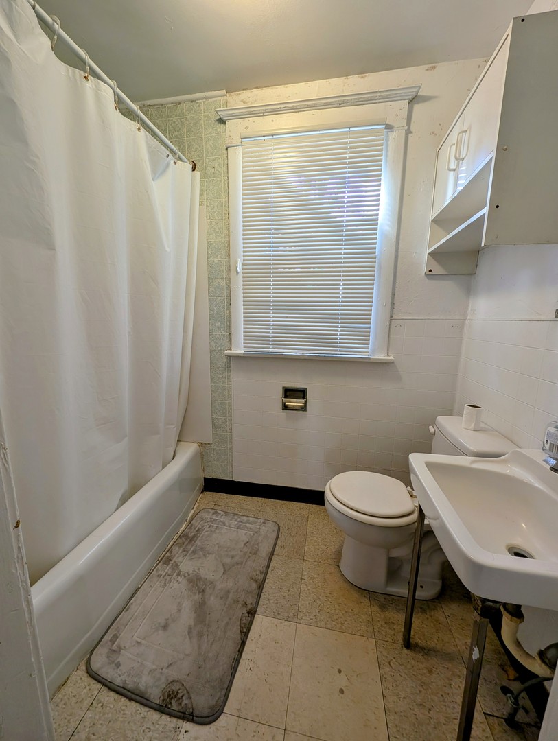 226 W Locust Street Property Photo 7