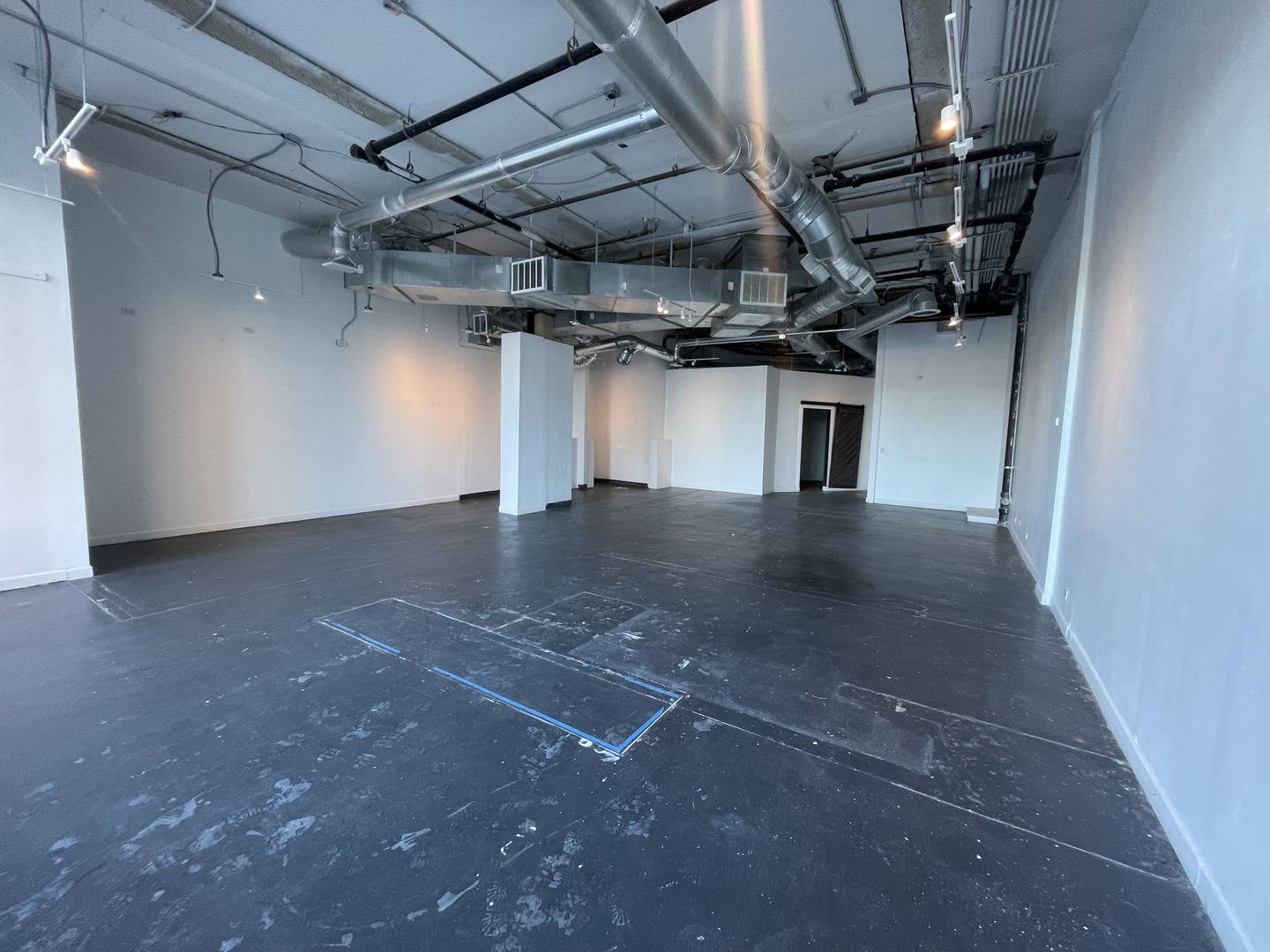 2000 N Milwaukee Avenue Property Photo 3