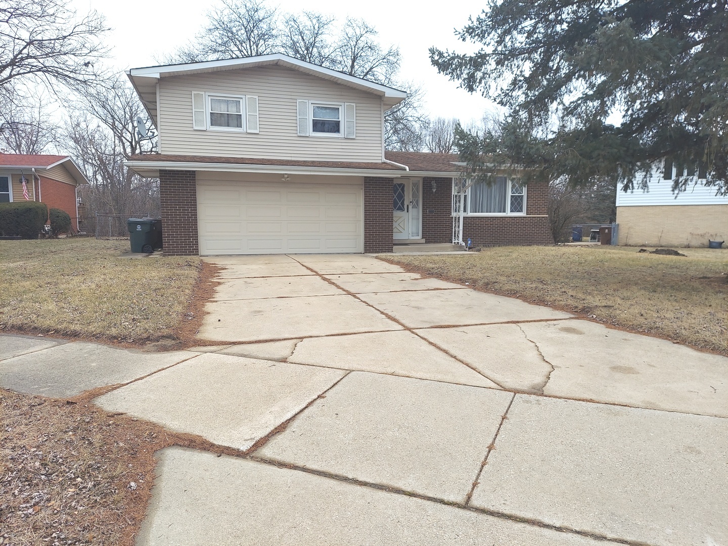 401 N Pleasant Drive Property Photo