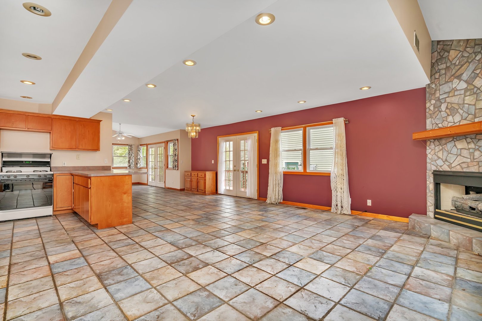 112 Fossil Ridge Road Property Photo 6