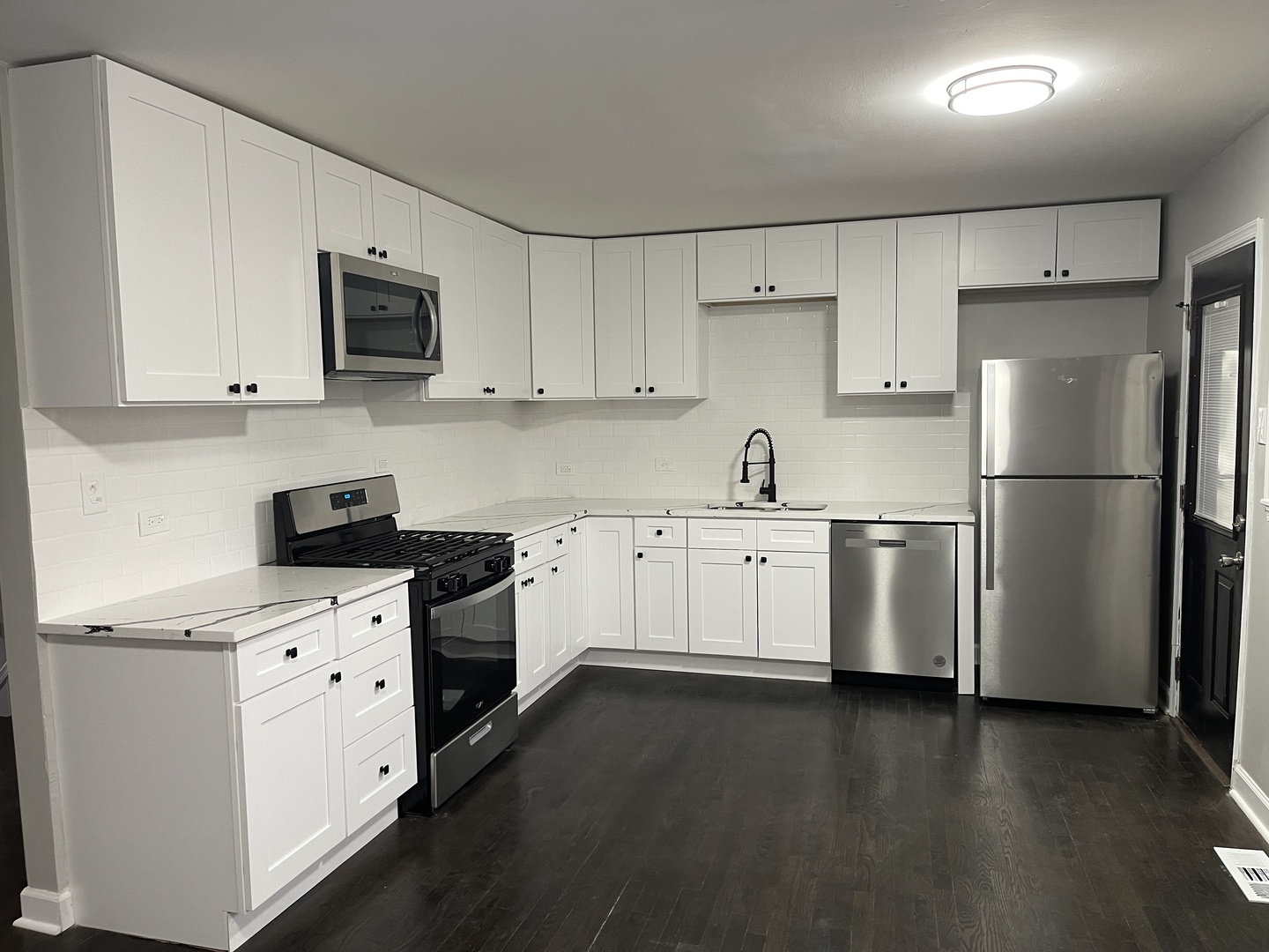 508 Davis Street Property Photo 8