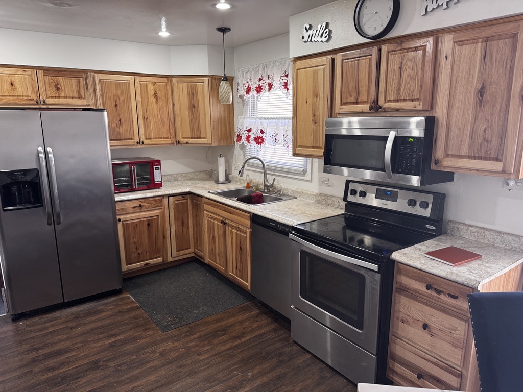 3518 Chestnut Drive Property Photo 4