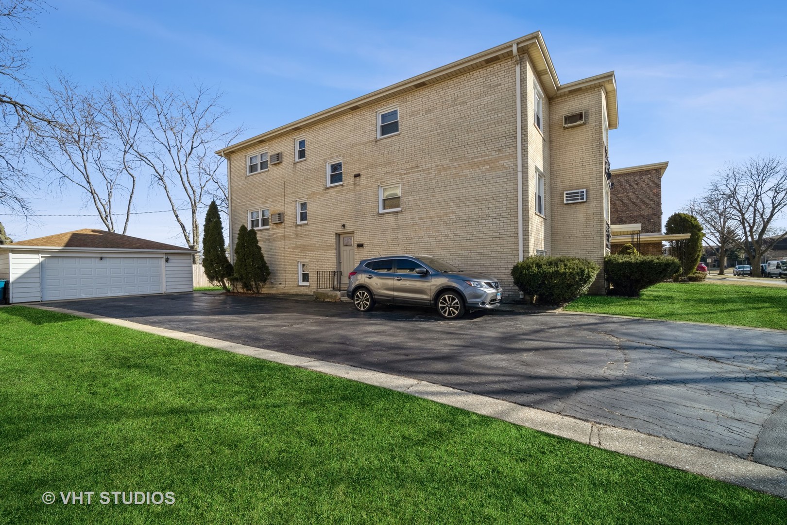 512 W Ida Court Property Photo 4