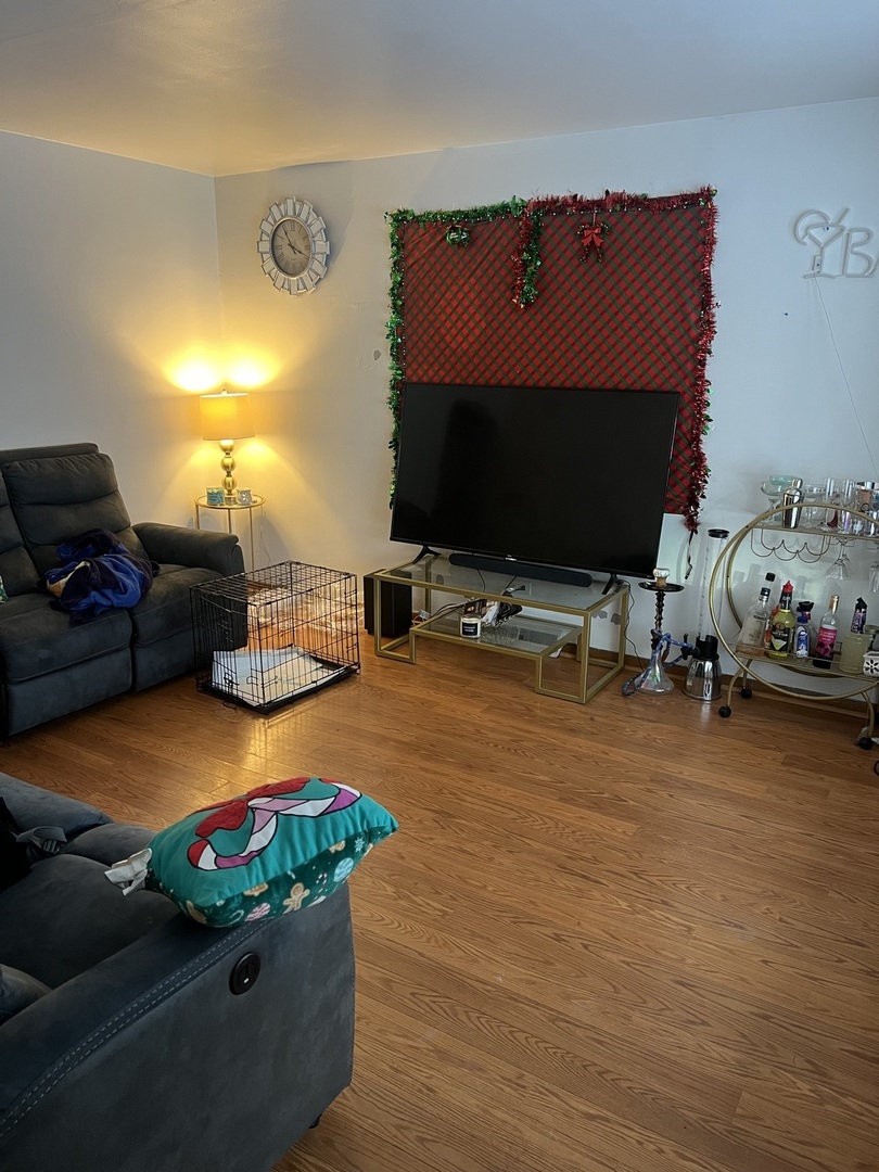 9315 S Cornell Avenue Property Photo 3