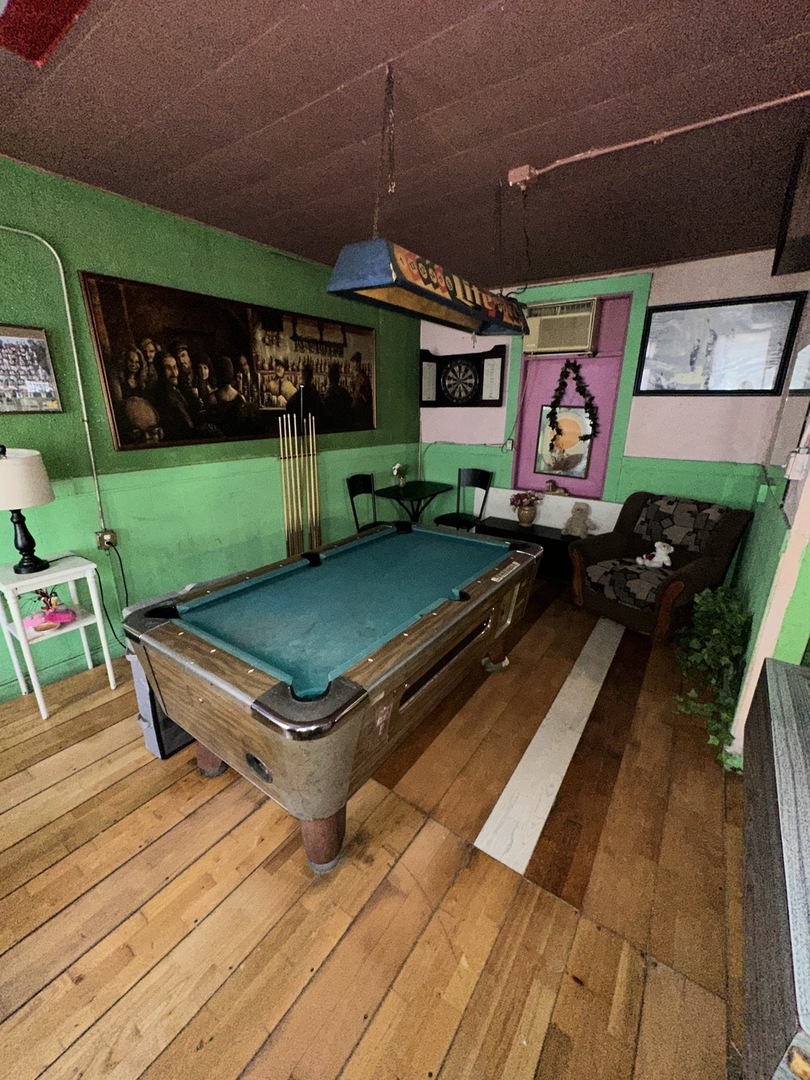 1858 W Iowa Street Property Photo 3
