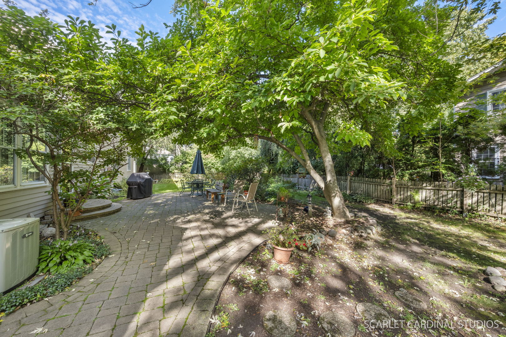 2s345 Arrowhead Drive Property Photo 3