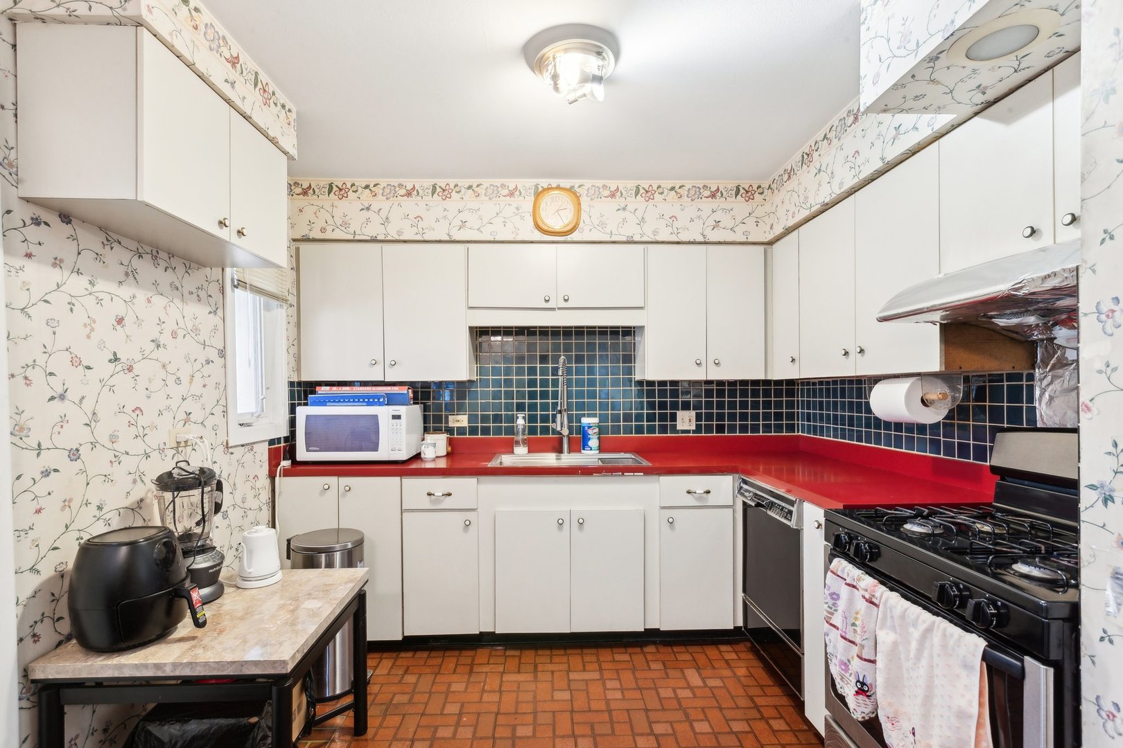 8307 N Christiana Avenue 2w Property Photo 6
