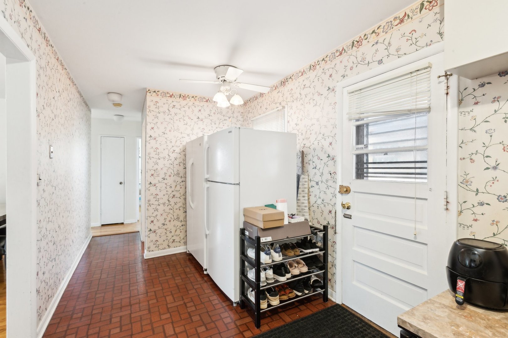 8307 N Christiana Avenue 2w Property Photo 8