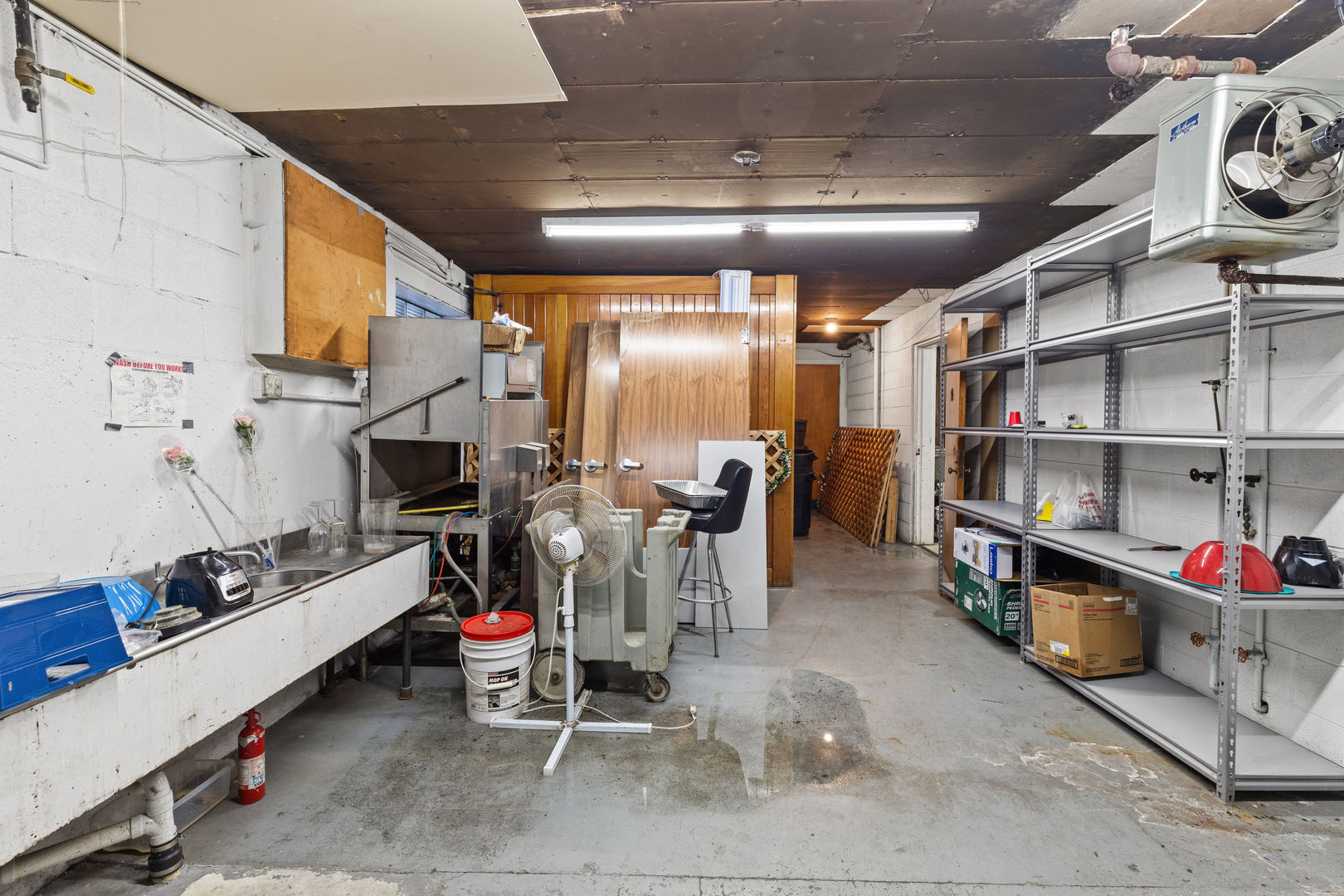 435 E Oak Street Property Photo 6