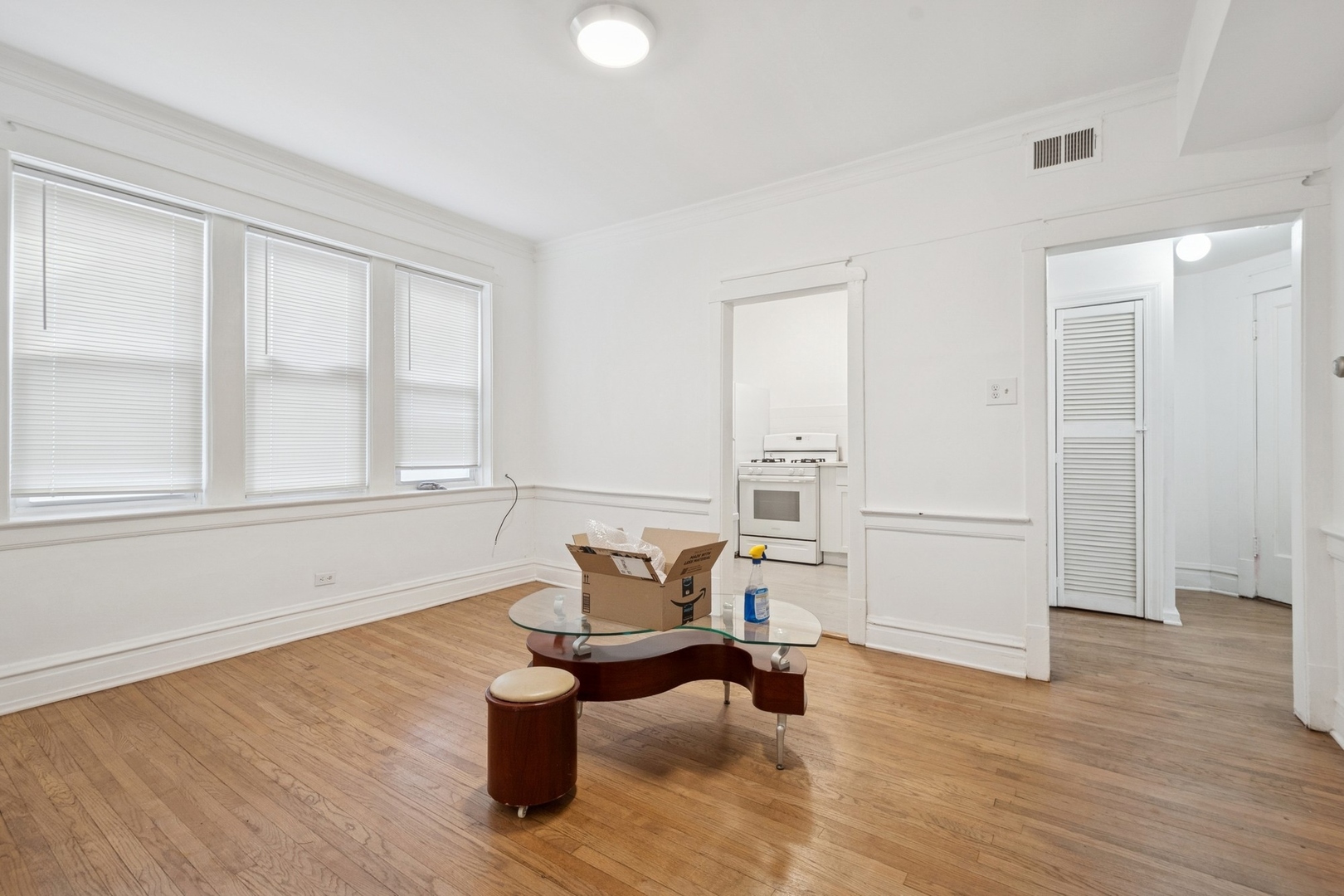 3023 W Wilson Avenue Property Photo 15