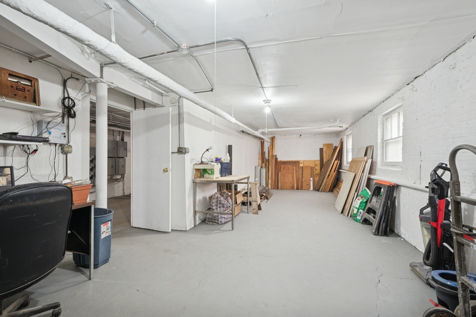 3023 W Wilson Avenue Property Photo 56