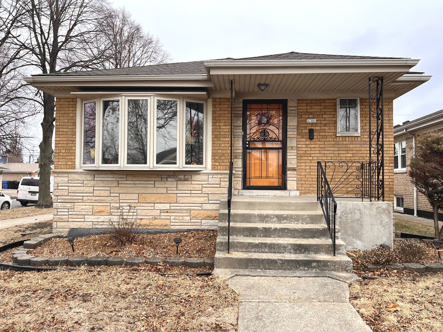 5701 S Nagle Avenue Property Photo 1