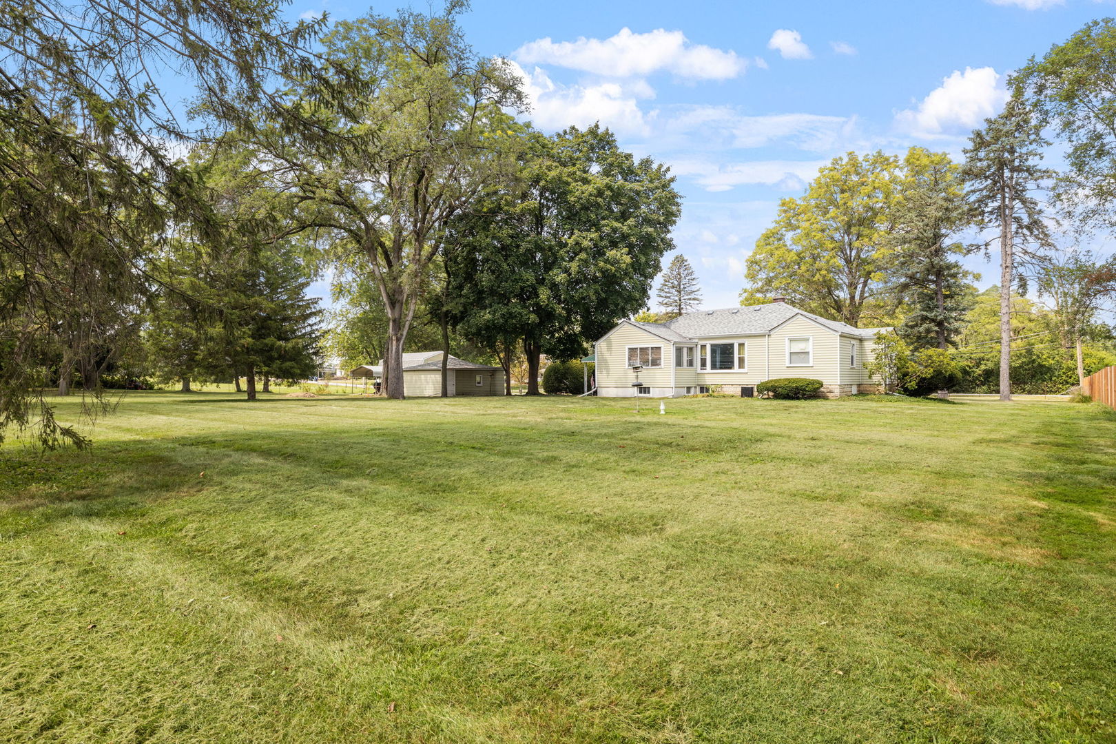 21w065 Sunset Avenue Property Photo 10