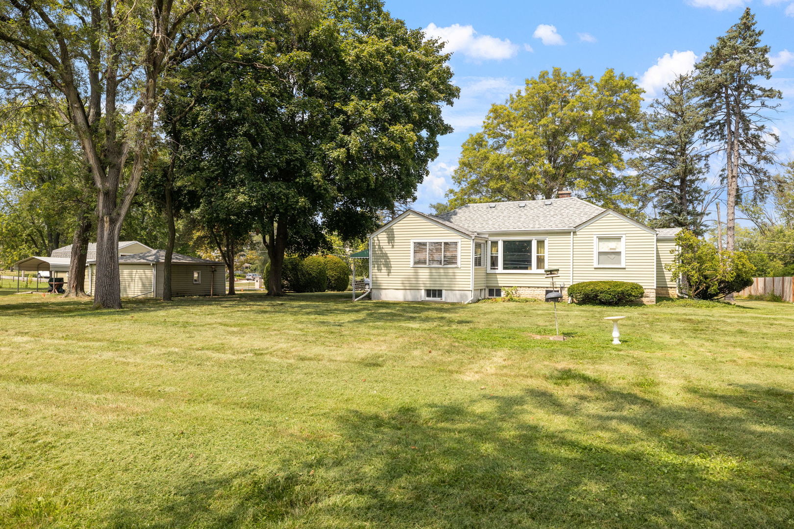 21w065 Sunset Avenue Property Photo 11