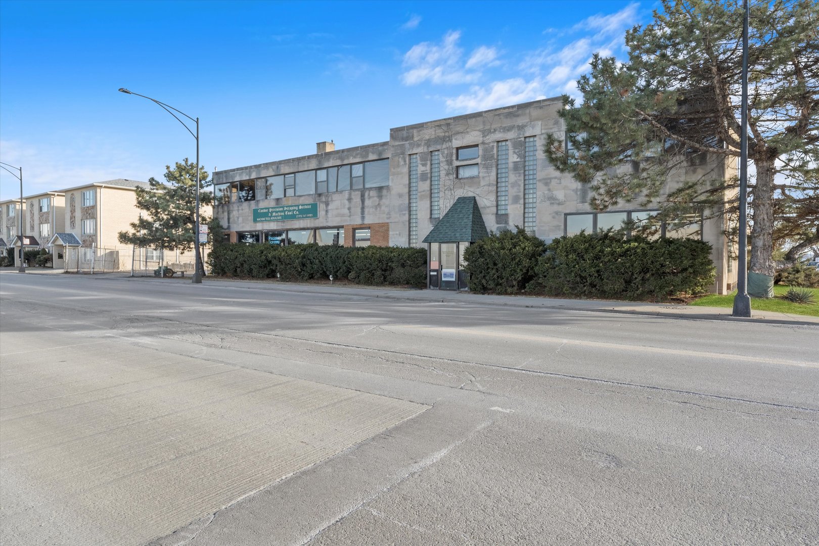 5315 W 63rd Street Property Photo 1