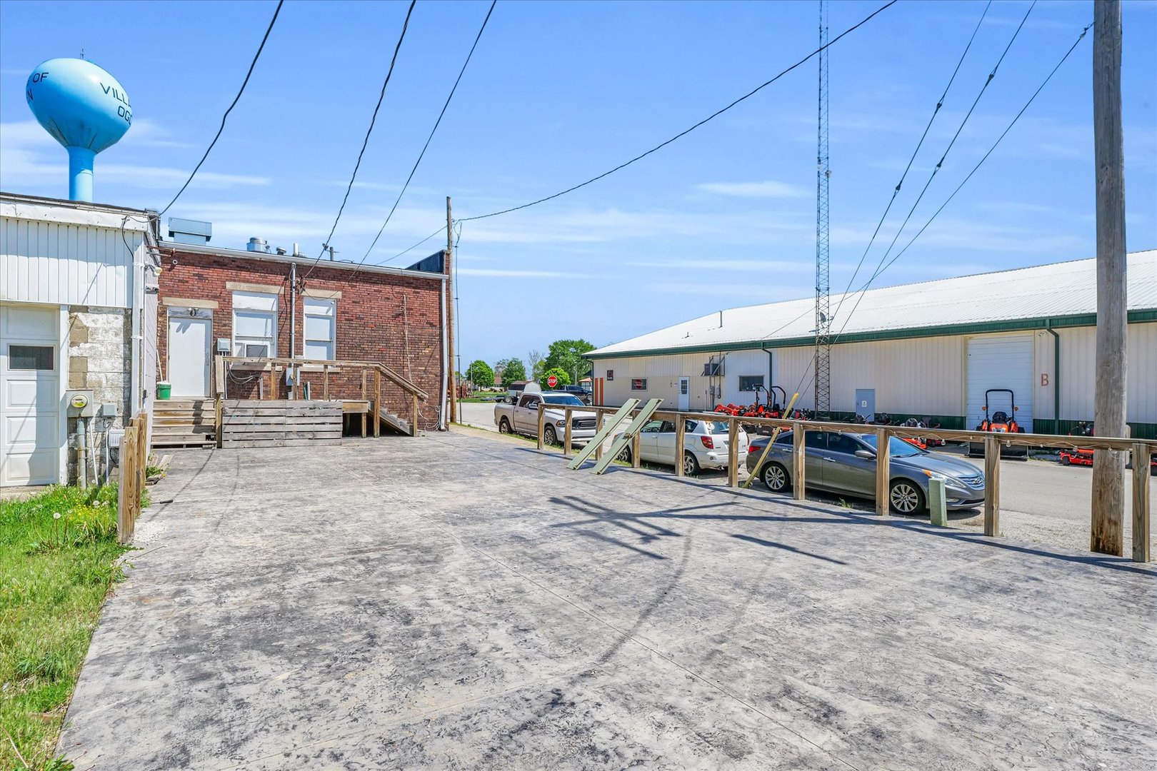 121 S East Avenue Property Photo 20
