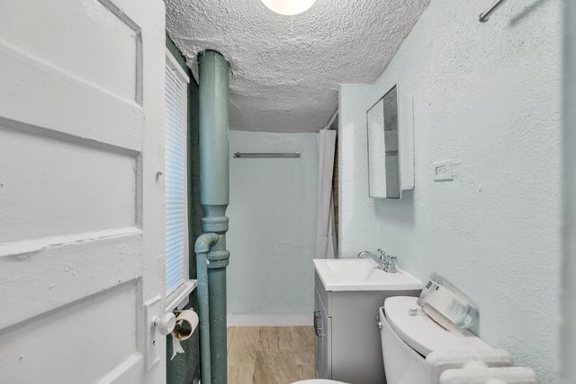 1824 Crain Street Property Photo 11