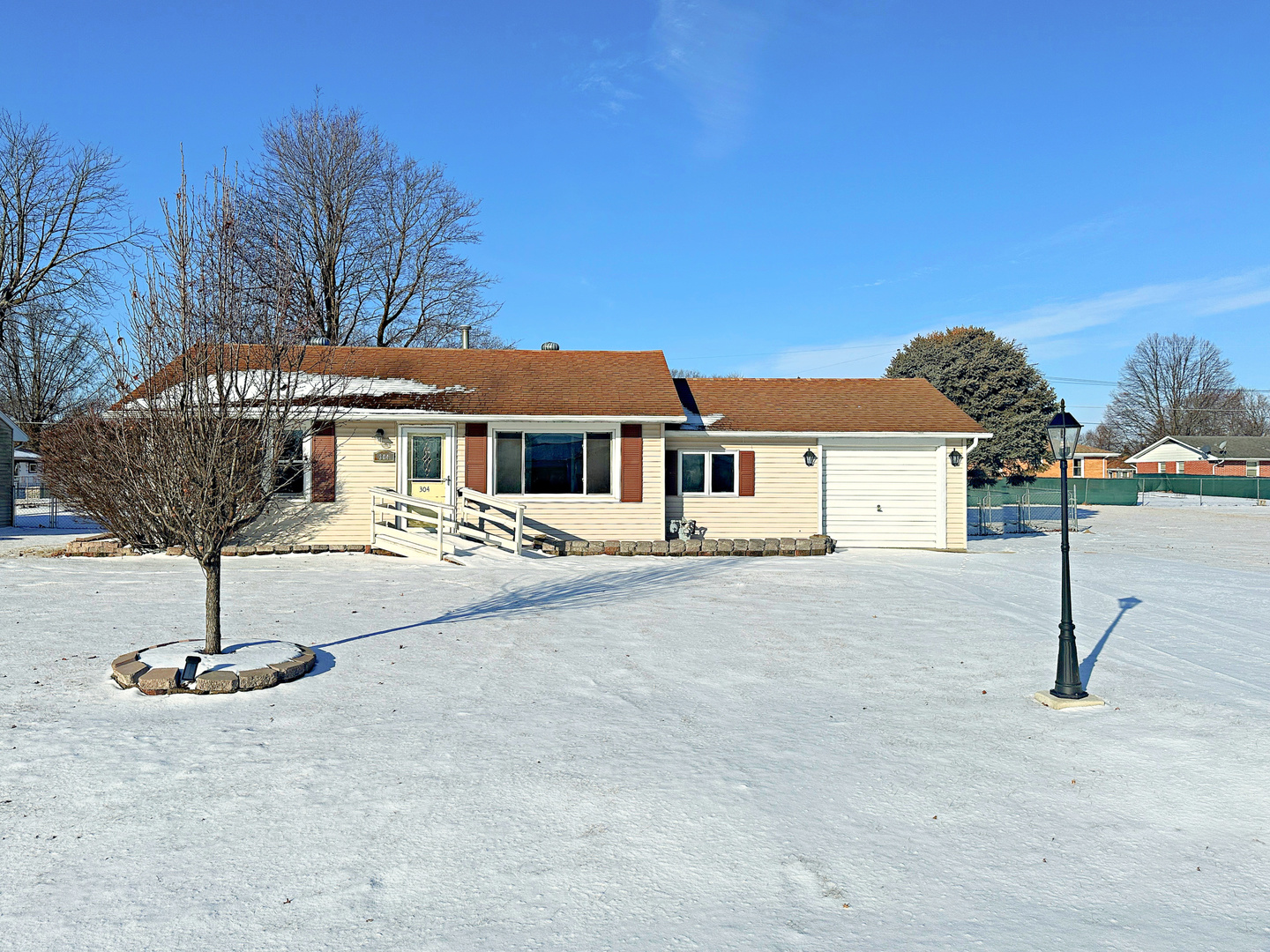 304 Columbus Road Property Photo