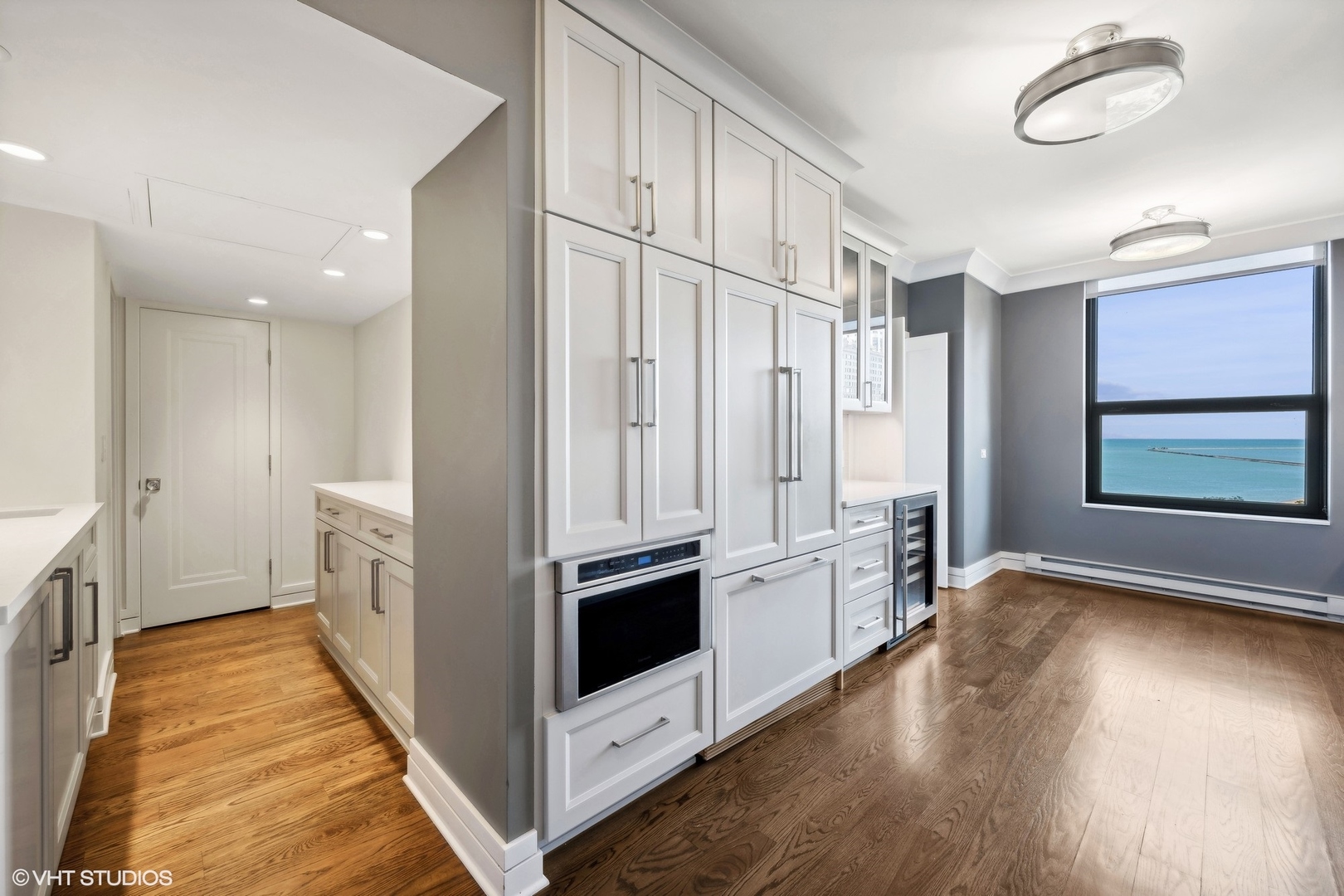 1040 N Lake Shore Drive 8b Property Photo 14