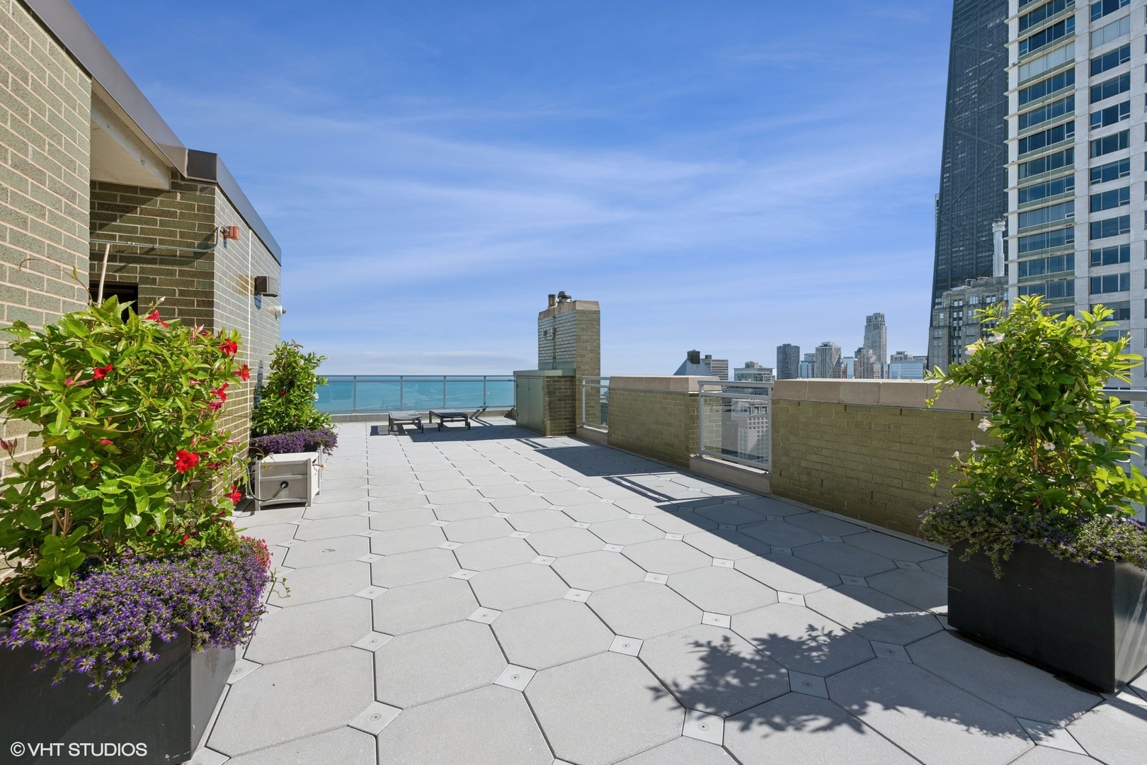1040 N Lake Shore Drive 8b Property Photo 25