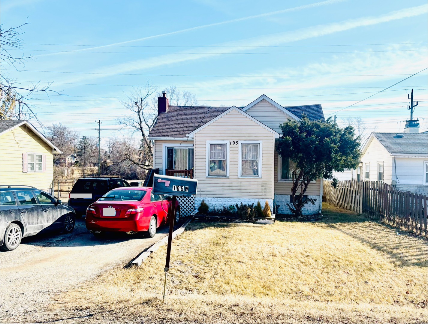 105 W Hawthorne Drive Property Photo