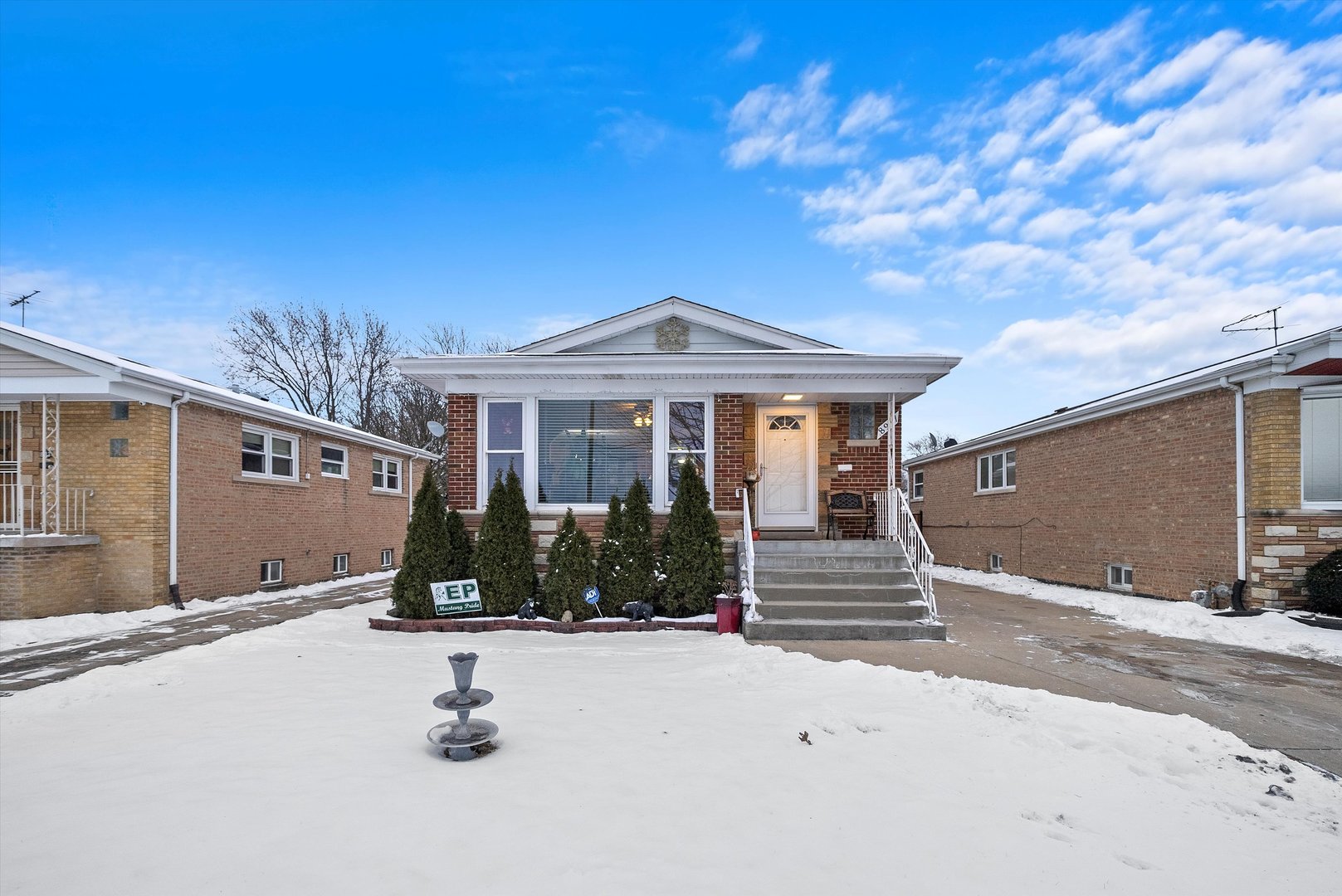 8917 S Albany Avenue Property Photo