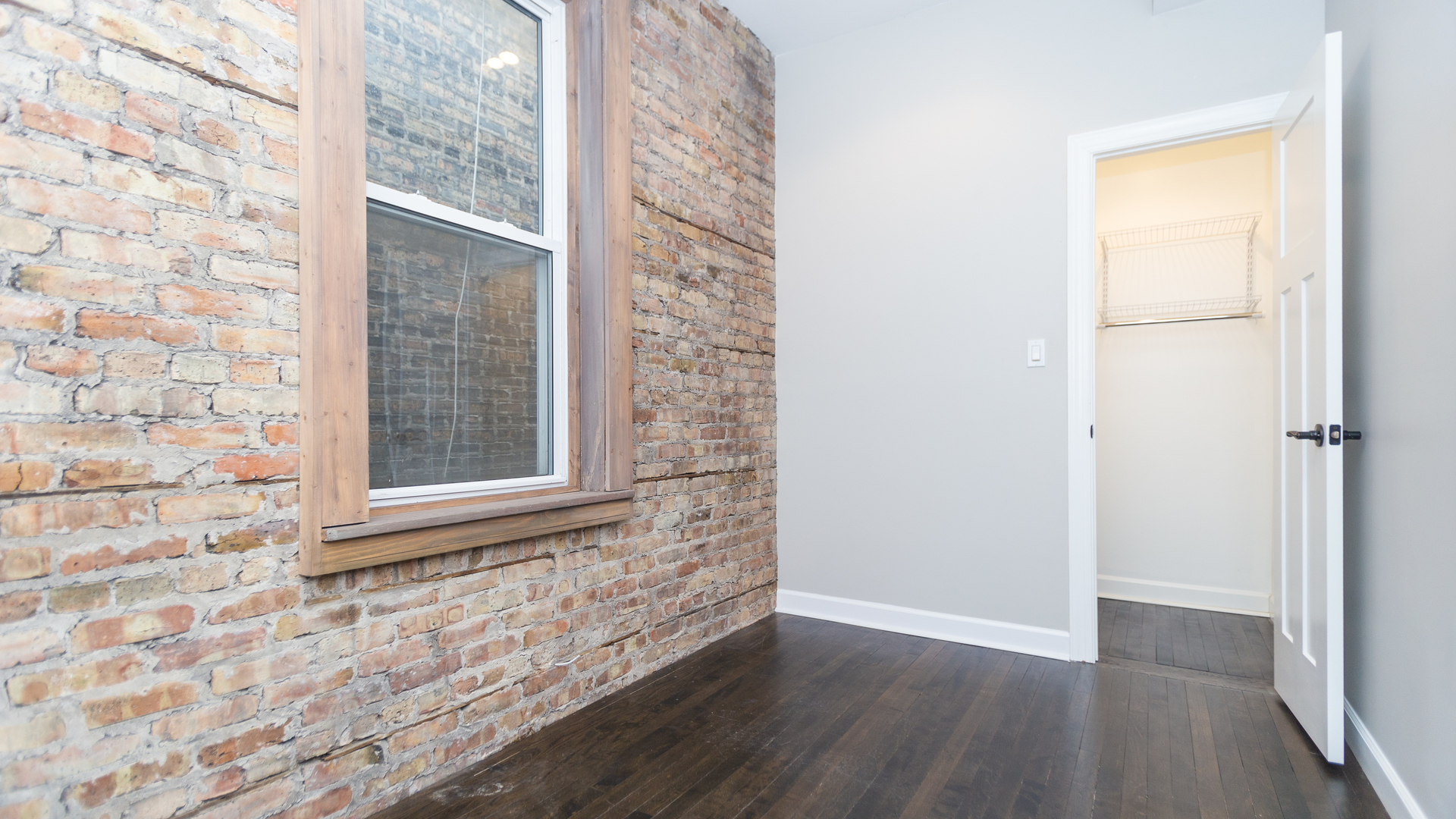 1077 N Paulina Street Property Photo 6