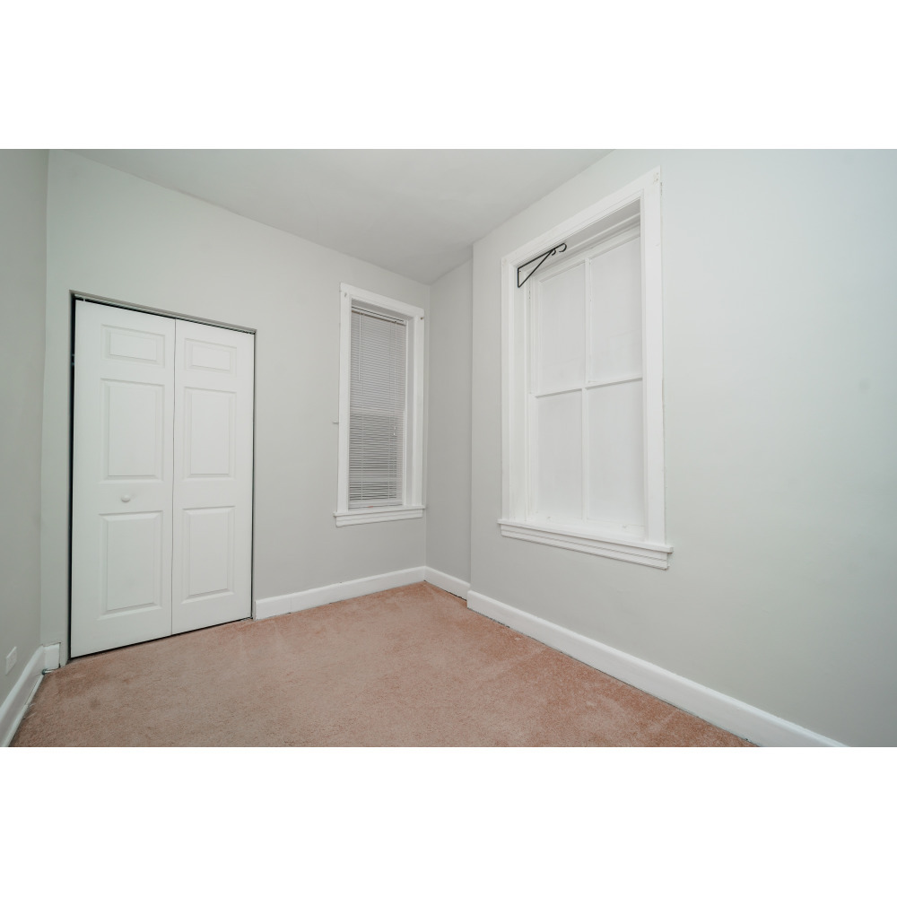 1077 N Paulina Street Property Photo 10
