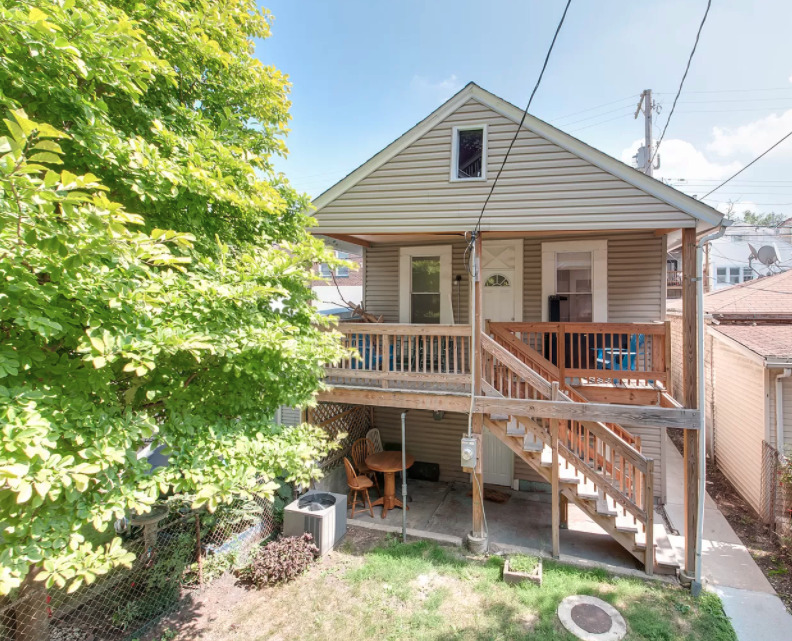 1077 N Paulina Street Property Photo 12