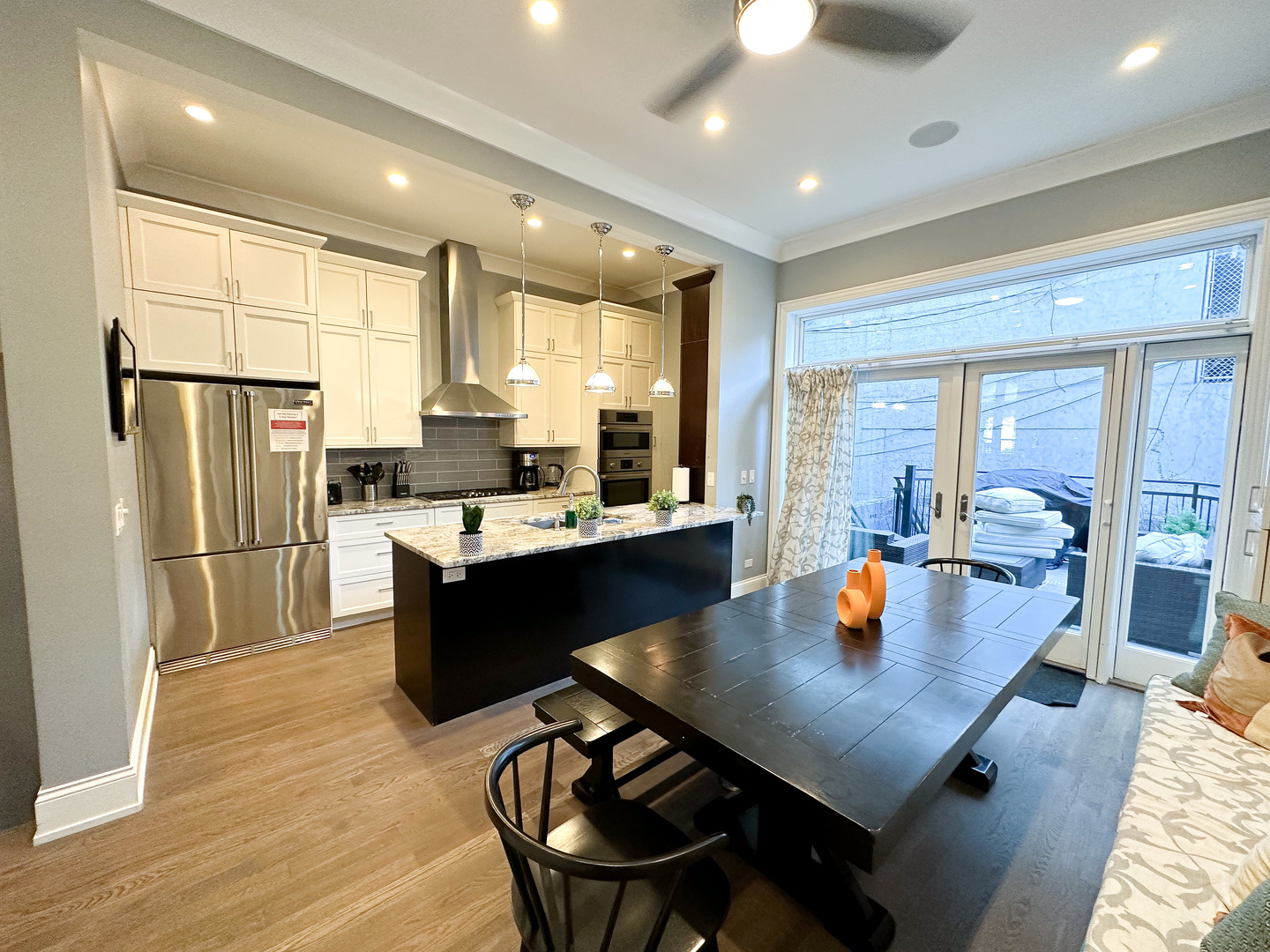 113 W Elm Street Property Photo 2
