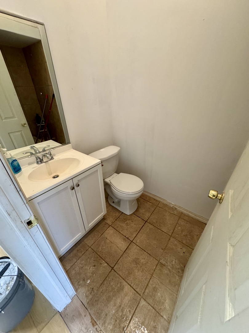 3381 N Milwaukee Avenue Property Photo 6