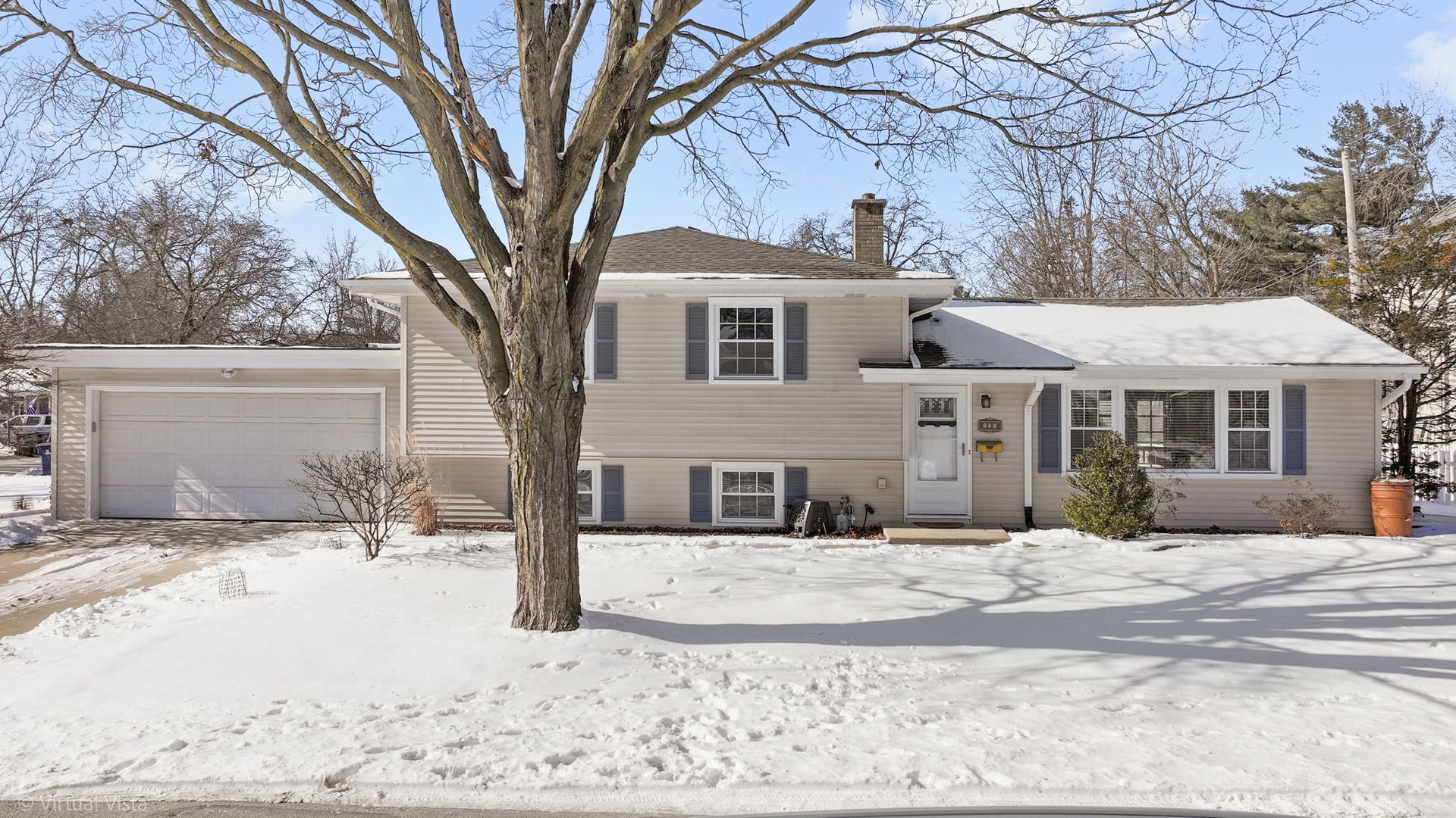 135 Robin Hill Drive Property Photo