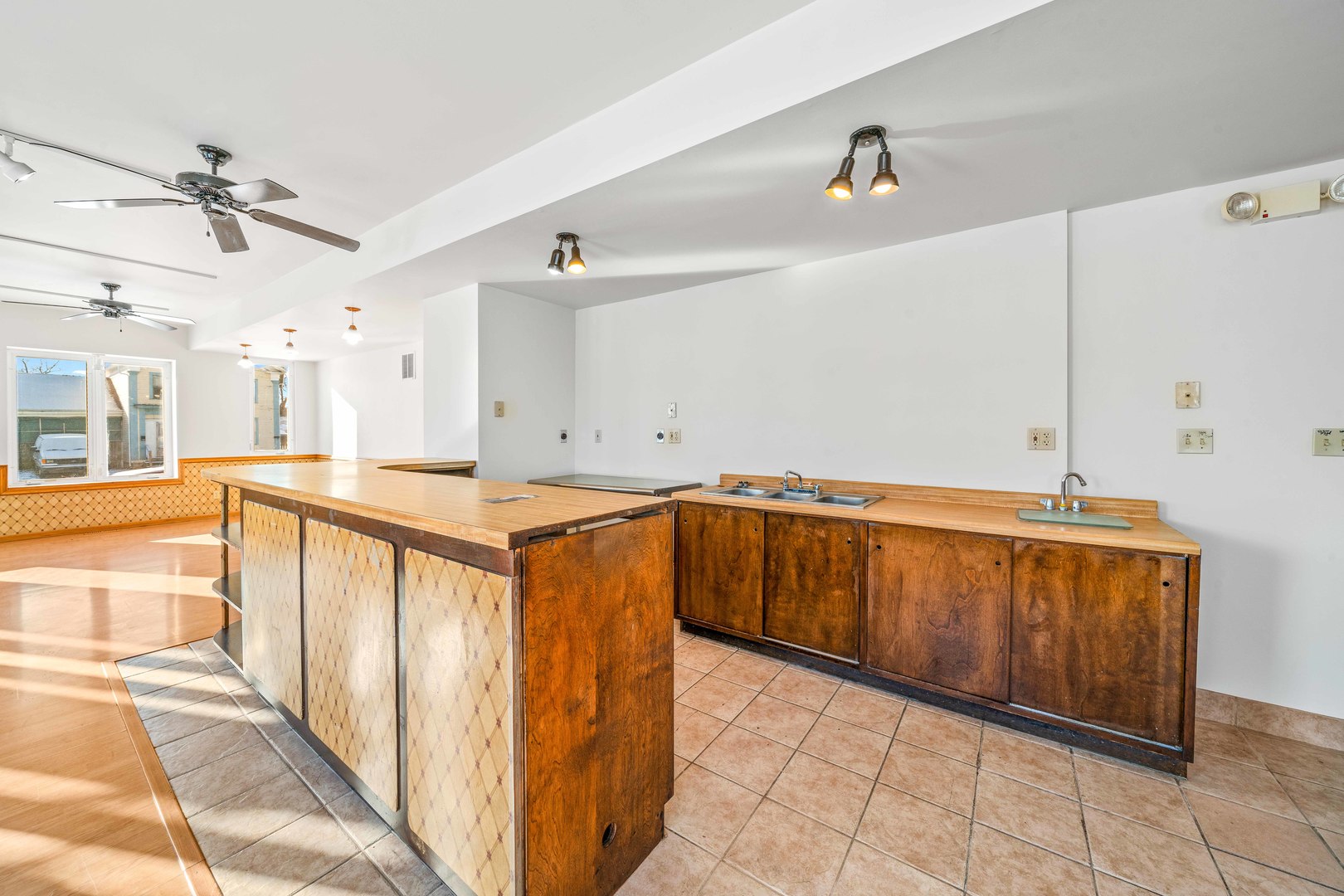 421 E Church Street Property Photo 10