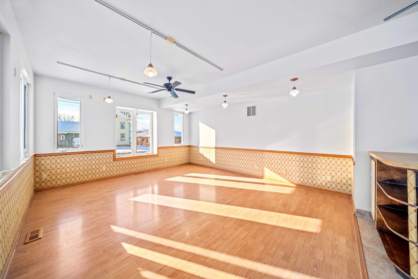 421 E Church Street Property Photo 12